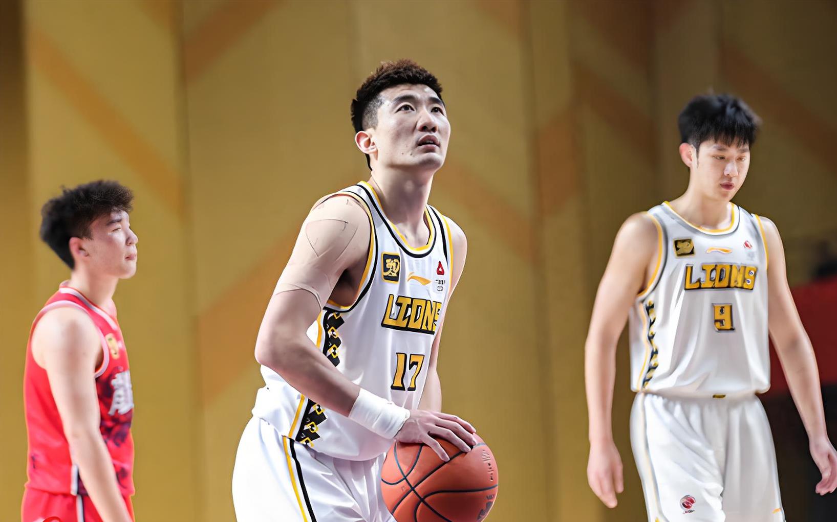 开云app下载-今夜社区盾焦点战，广厦男篮调整名单，话题不断，临场指挥获称赞(湖南卫视双11惊喜夜看点回放)