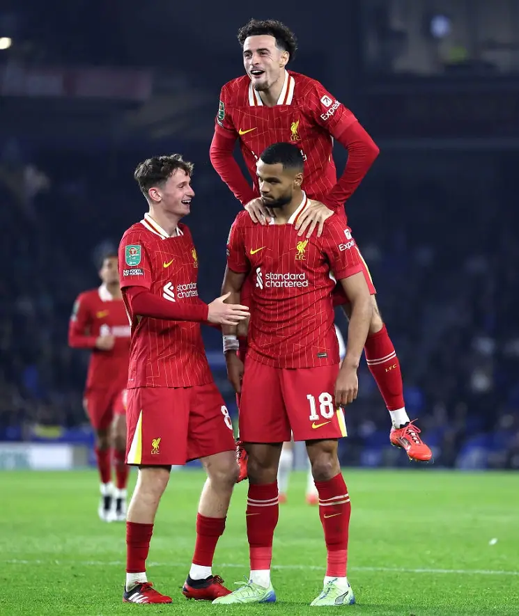 开云中国网站-转会期欧联传出新动向，瓦伦西亚豪取连胜，管理层表态——目标明确，轮换策略成焦点的简单介绍