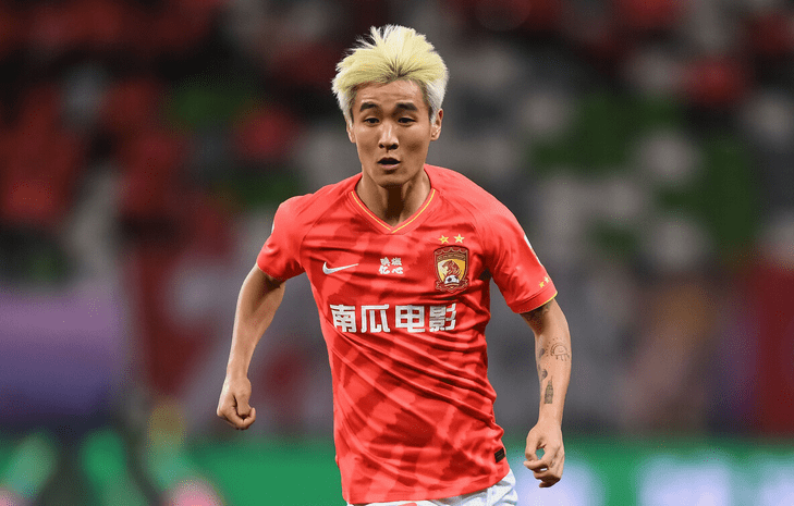 开运体育入口-欧超杯赛程吃紧；广州队清晨官宣签约；质疑声仍在；更衣室氛围转暖(欧超杯赛程表)